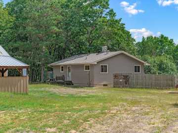 Danbury, WI: 30289 County Road H 