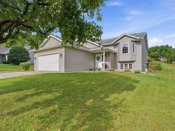 Eau Claire, WI: 221 La Mans Lane
