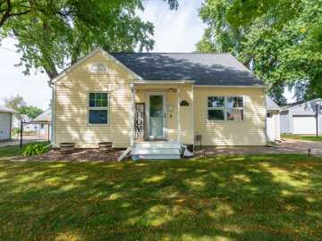 Mondovi, WI: 548 W Hudson Street