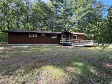 Hayward, WI: 7725 N Dixon Avenue