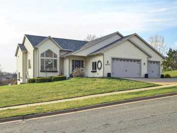 Eau Claire, WI: 4410 Echo Valley Drive