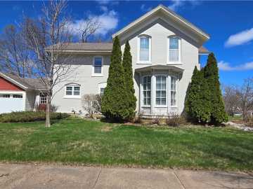 Chippewa Falls, WI: 422 W Columbia Street