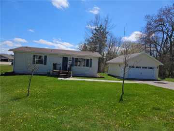 Eau Claire, WI: 955 Daisy Lane