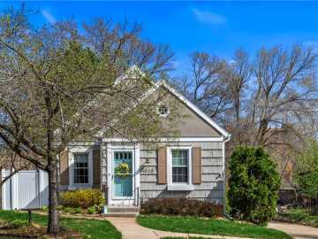Eau Claire, WI: 1010 E Grand Avenue