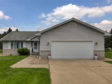 Eau Claire, WI: 3329 E Meadows Place