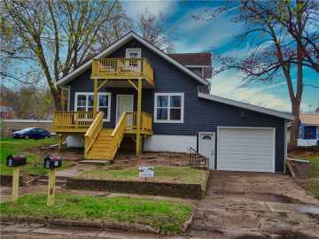 Durand, WI: 617 W Madison Street