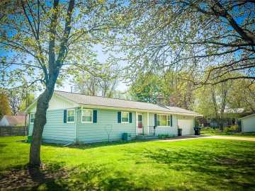 Menomonie, WI: 1220 2nd NE Avenue