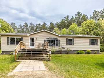 Hixton, WI: W14312 Montgomery Road