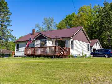Ladysmith, WI: 1007 Menasha E Avenue