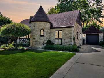 Eau Claire, WI: 1412 Park Avenue