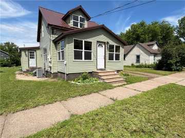 Rice Lake, WI: 612 Phipps Avenue
