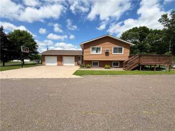 Rice Lake, WI: 1415 N Wisconsin Avenue