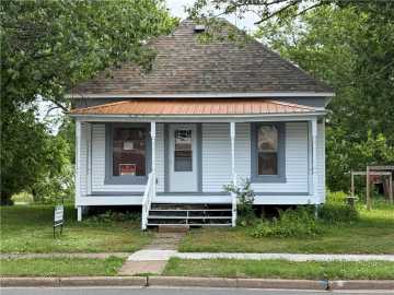Ladysmith, WI: 618 E Worden Avenue
