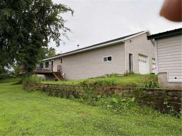 Melrose, WI: 2499 N Blackberry Road