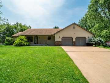 Cadott, WI: 543 S Crestwood Court