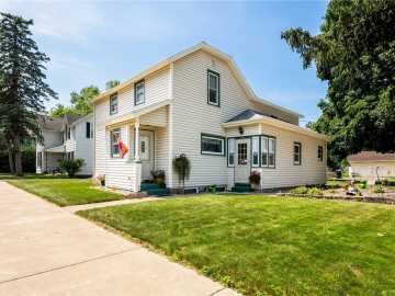 Chippewa Falls, WI: 118 W Birch Street