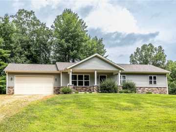 Black River Falls, WI: N4270 Tucker Way Drive