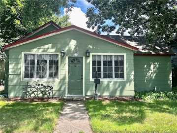 Amery, WI: 233 Harriman S Avenue