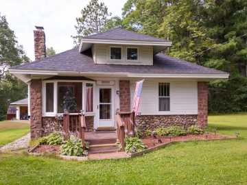 Stone Lake, WI: 16858W 4th Street