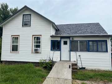 Augusta, WI: 819 W Lincoln Street