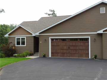 Durand, WI: 222 Country Lane Lane
