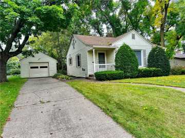 Chippewa Falls, WI: 825 W Columbia Street