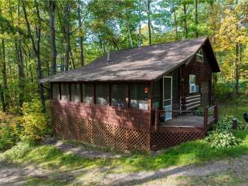 Sarona, WI: W3905 Leesome Lake Road