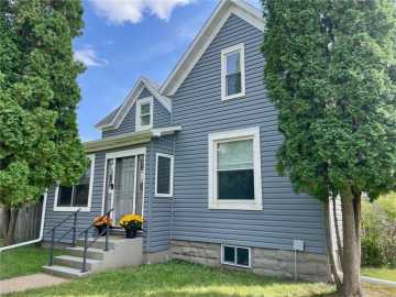 Menomonie, WI: 422 12th W Avenue