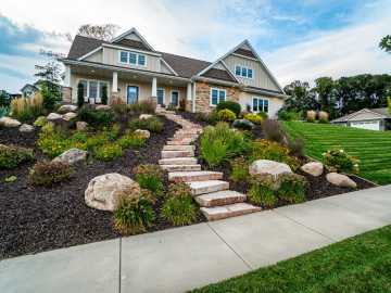 Eau Claire, WI: 2749 33rd Avenue