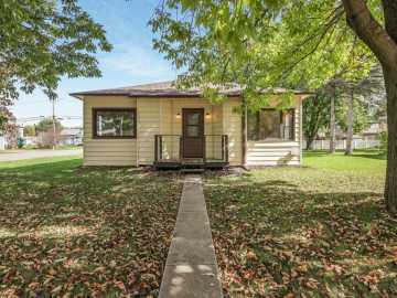 Rice Lake, WI: 303 S Wisconsin Avenue