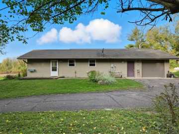 Menomonie, WI: 1412 Brickyard Road