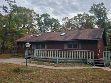 Wascott, WI: 16248 S Bond Lake Estate Road