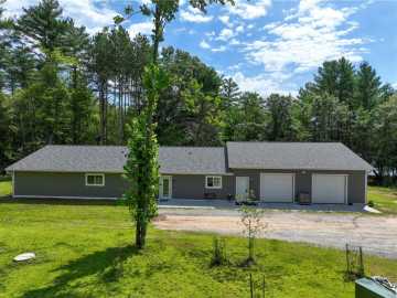 Merrillan, WI: W10362 Lower Lake Drive