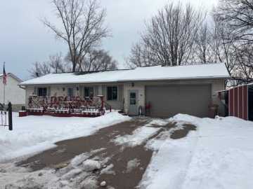 Mondovi, WI: 859 Highland Avenue