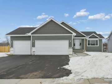 New Richmond, WI: 1175 Wisteria Ln 