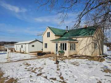 Woodville, WI: 692 250th Street