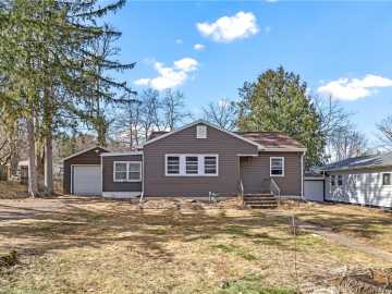 Altoona, WI: 728 2nd E Street