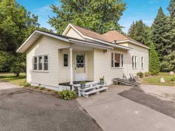 Chetek, WI: 252 Sumner Avenue