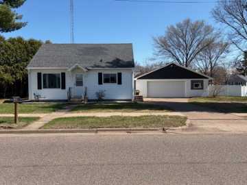 Chippewa Falls, WI: 421 Wheaton Street