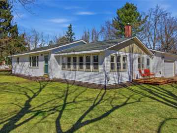 Chippewa Falls, WI: 1206 W Willow Street
