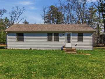 Chetek, WI: 1930 Pinewood Ave 