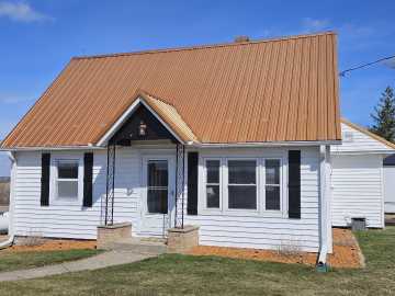 Elmwood, WI: 1458 W County Road G 