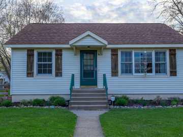 Chippewa Falls, WI: 718 Maple Street