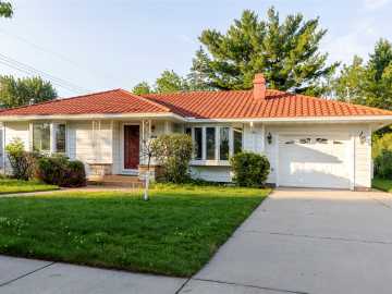 Eau Claire, WI: 2836 Kelly Place