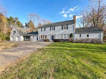 Rice Lake, WI: 1104 W Allen Street