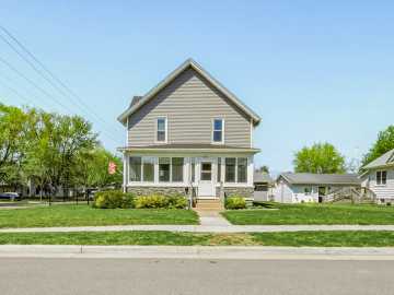 Bloomer, WI: 1833 Kranzfelder Street