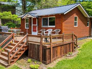 Cameron, WI: 1368 21 3/4 Street 