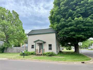 Rice Lake, WI: 716 Lee Street