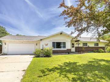 Black River Falls, WI: 905 Forrest Street