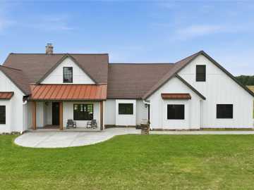 Cadott, WI: 29921 40th Avenue
